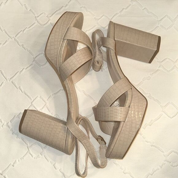 Lulu’s Light Nude Crocodile-Embossed Ankle Strap Heels(Size 11) - Picture 3 of 9